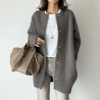 Cozy Oversized Women's Black Cardigan Sweater for All Seasons 4