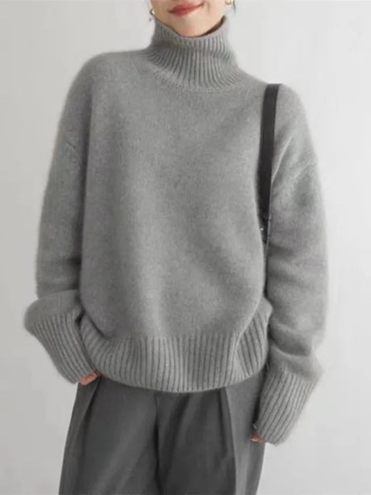 Cozy Turtleneck Sweater for Women in Oversized Fit - Warm & Stylish Layering Essential 4