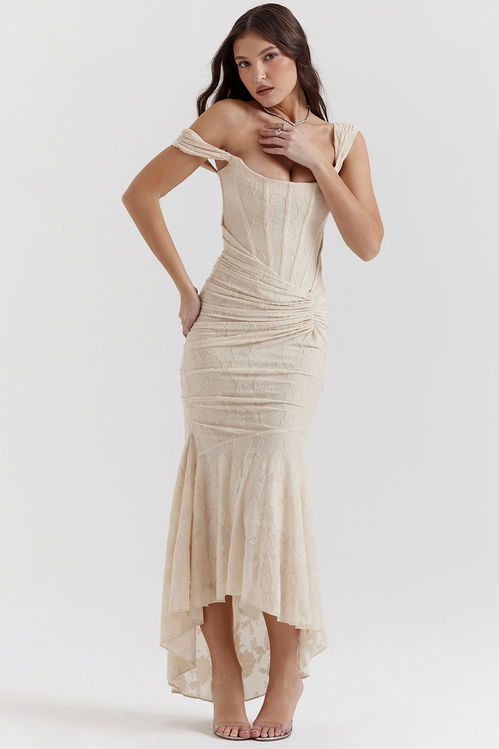 Elegant Evening Dress | Lace Bodycon Gown with Figure-Sculpting Ruching | Chic Sleeveless Design for Unforgettable Evenings