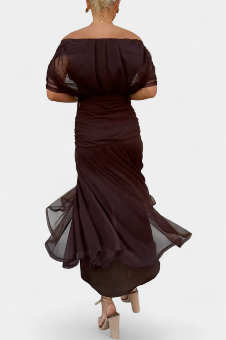 Elegant Evening Dress with Off-Shoulder Neckline & Flowing Skirt | Timeless Formal Gown for Special Occasions