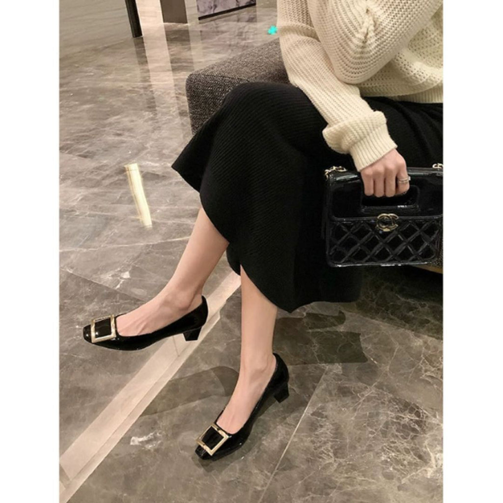 Elegant Heeled Sandals | Block Heel Design with Metallic Accent | Everyday Comfort for Timeless Style