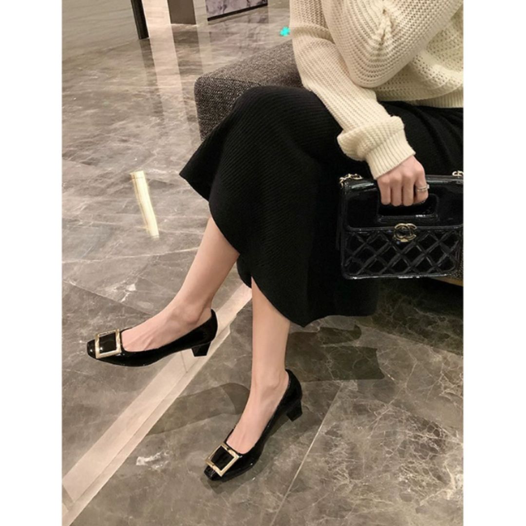 Elegant Heeled Sandals | Block Heel Design with Metallic Accent | Everyday Comfort for Timeless Style