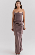 Elegant Lace Evening Dress for Women with Hourglass Fit | Stunning Formal Gown for Unforgettable Occasions