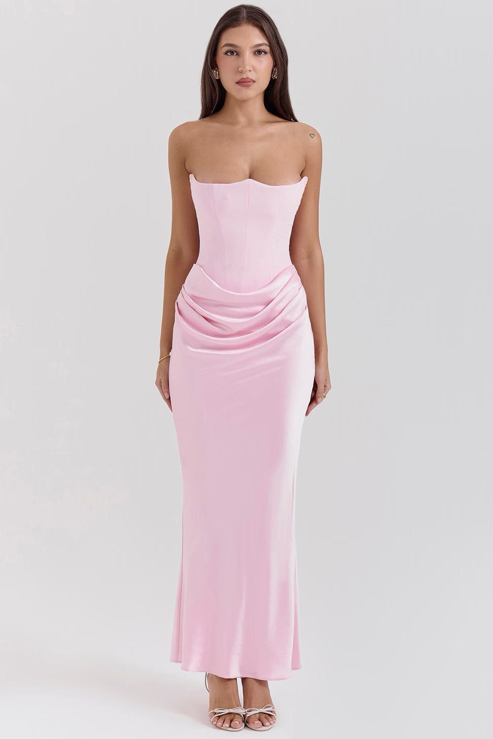 Elegant Lace Evening Dress for Women with Hourglass Fit | Stunning Formal Gown for Unforgettable Occasions