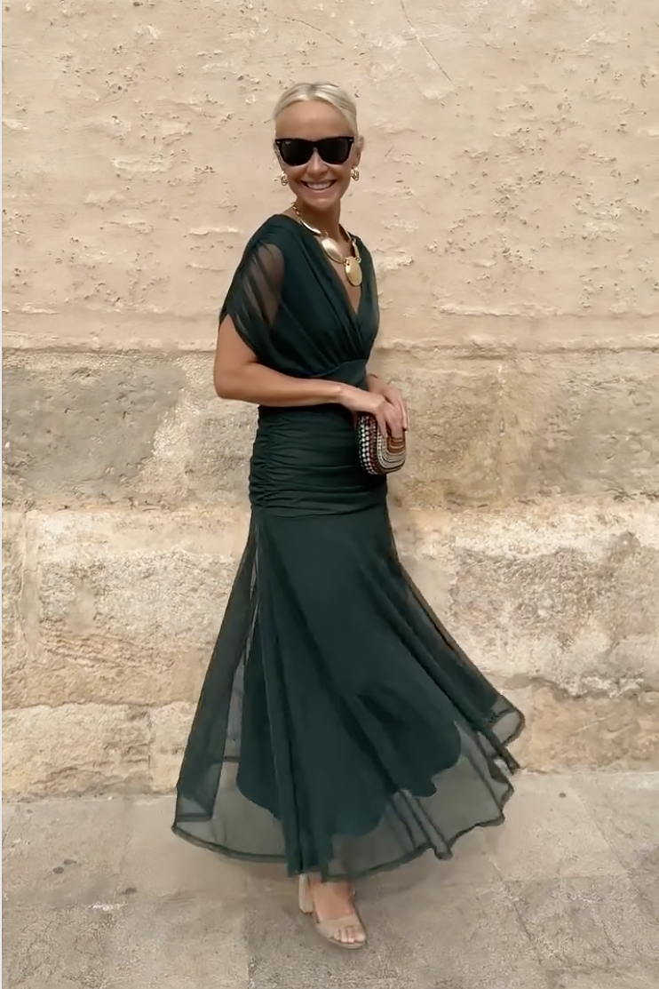 Elegant V-Neck Maxi Dress for Women with Flowing Skirt | Perfect for Special Occasions