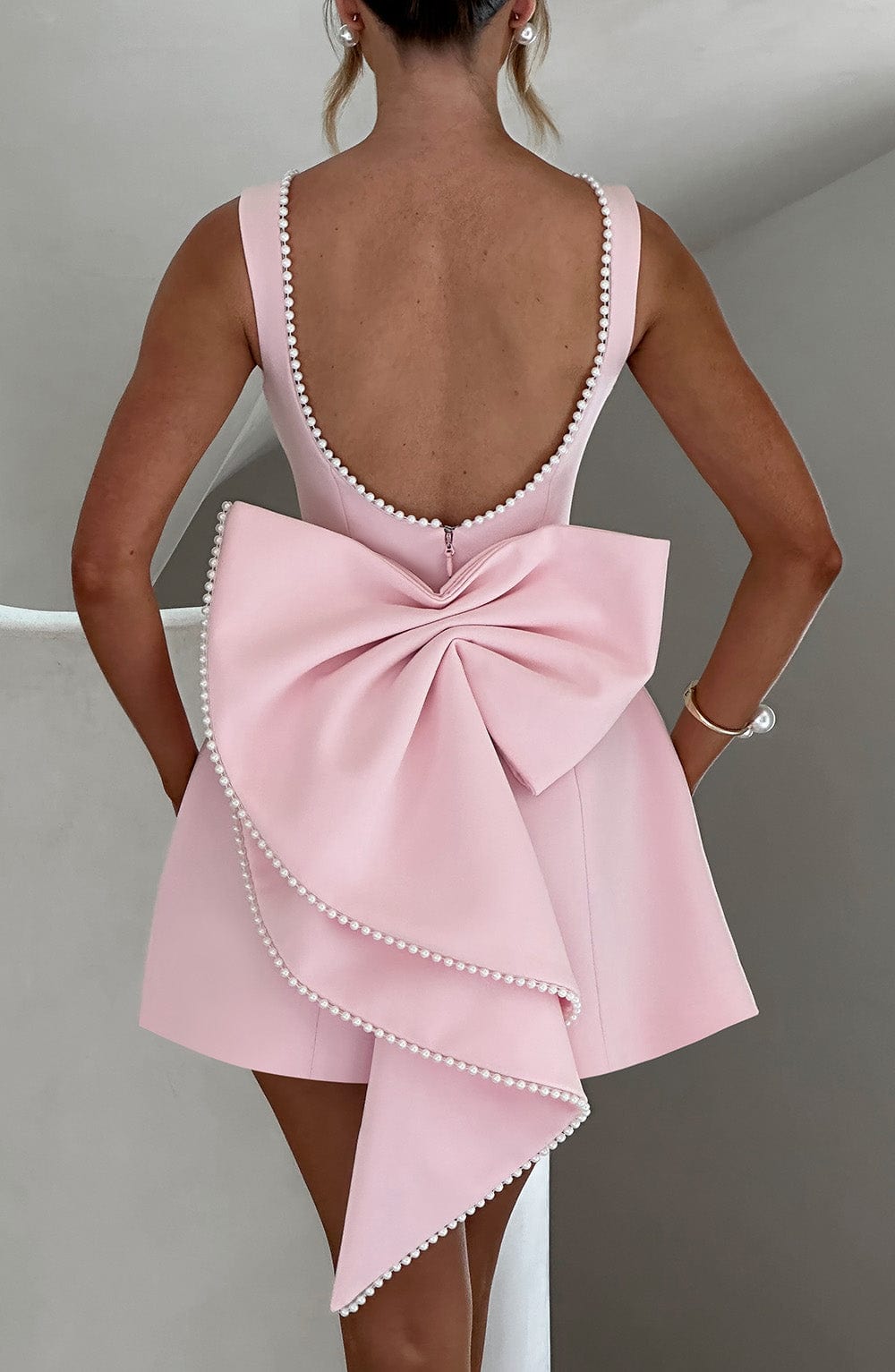 Elegant Women's Mini Dress with Structured Design & Sleeveless Neckline | Perfect for Cocktail Parties and Celebrations 2