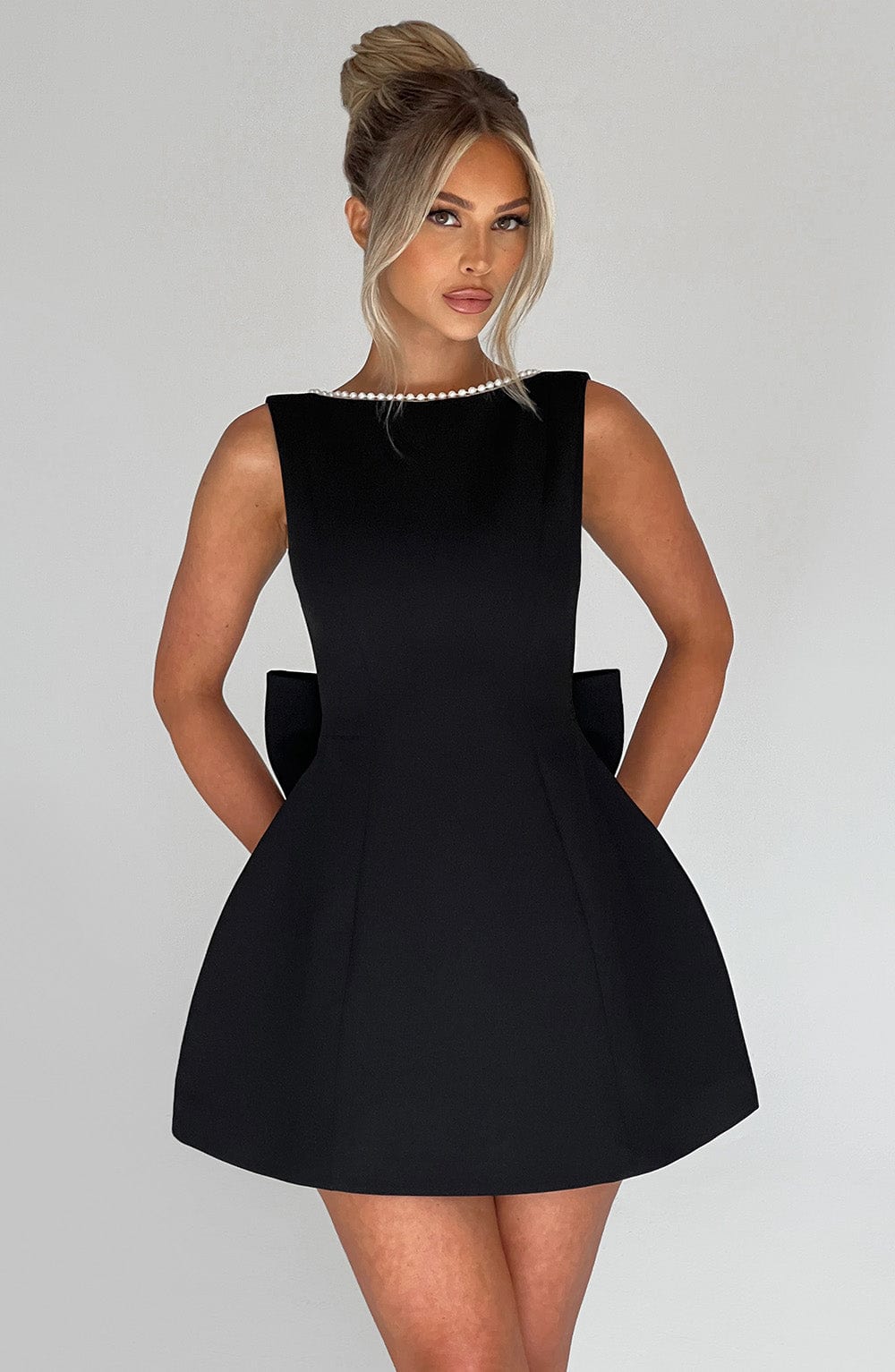 Elegant Women's Mini Dress with Structured Design & Sleeveless Neckline | Perfect for Cocktail Parties and Celebrations 3