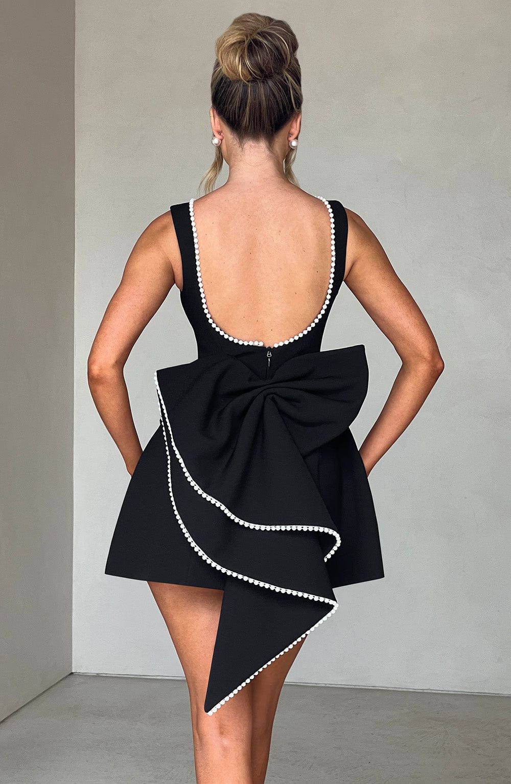 Elegant Women's Mini Dress with Structured Design & Sleeveless Neckline | Perfect for Cocktail Parties and Celebrations 5