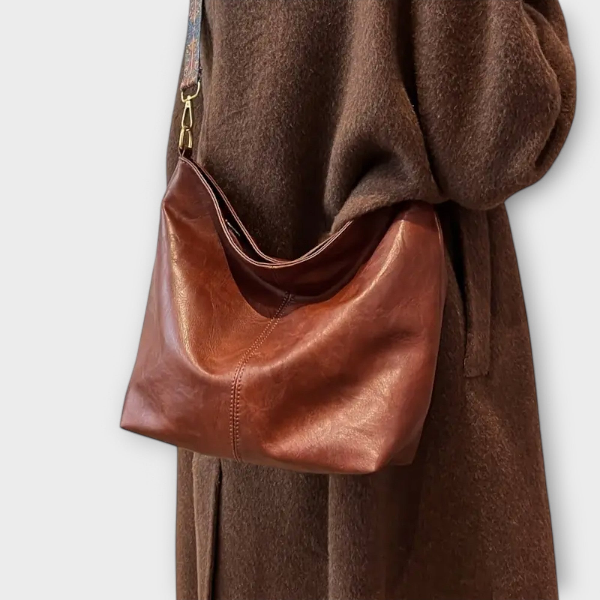 LA™ Vintage Bag | Timeless Elegance with Adjustable Strap | Stylish Accessory for Any Occasion 4