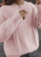 Luxurious Knit Women's Sweater in Relaxed Fit for Ultimate Comfort 2