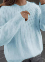 Luxurious Knit Women's Sweater in Relaxed Fit for Ultimate Comfort 5