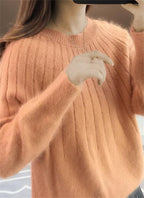 Luxurious Knit Women's Sweater in Relaxed Fit for Ultimate Comfort 6