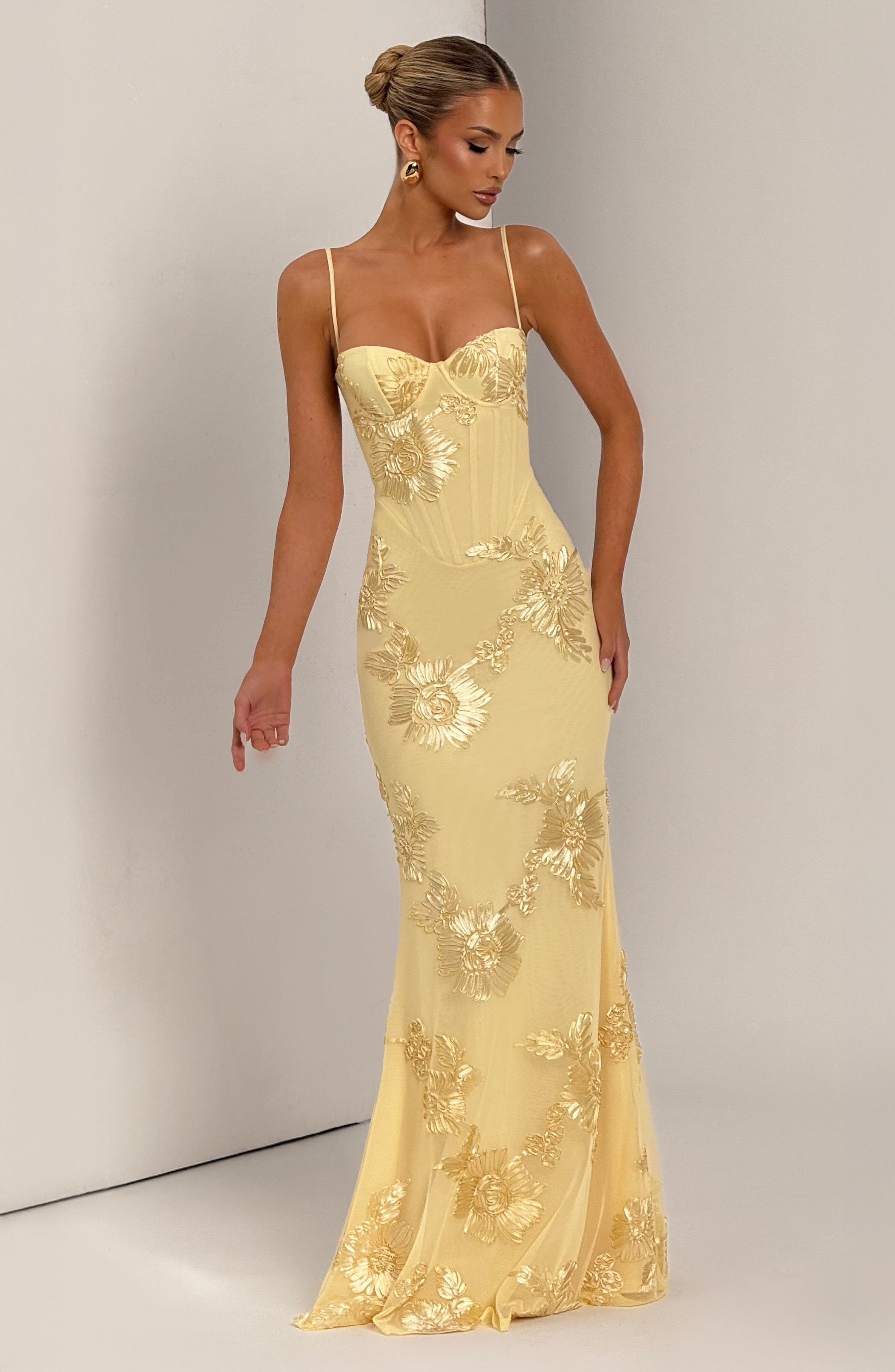 Nefertiti | Floral Maxi Dress with Underwired Support & Lace-Up Back | Elegant Fit for Special Occasions