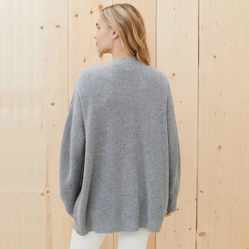 Oversized Women's Knit Cardigan Sweater for Cozy Layering and Comfort 1
