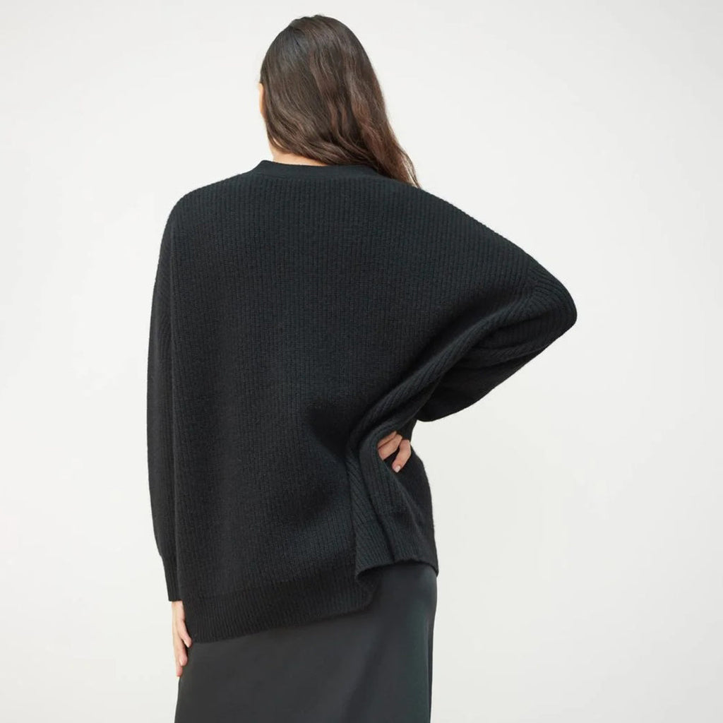 Oversized Women's Knit Cardigan Sweater for Cozy Layering and Comfort 4