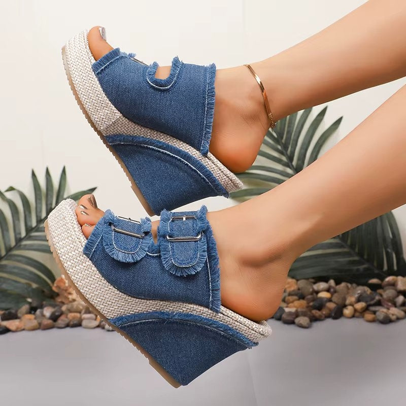 Urban Chic | Women's Sandals with Adjustable Buckle for All-Day Comfort and Support