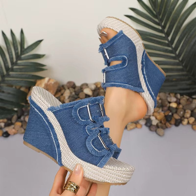 Urban Chic | Women's Sandals with Adjustable Buckle for All-Day Comfort and Support